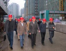 國(guó)務(wù)院農(nóng)民工工作督察組來(lái)集團(tuán)視察